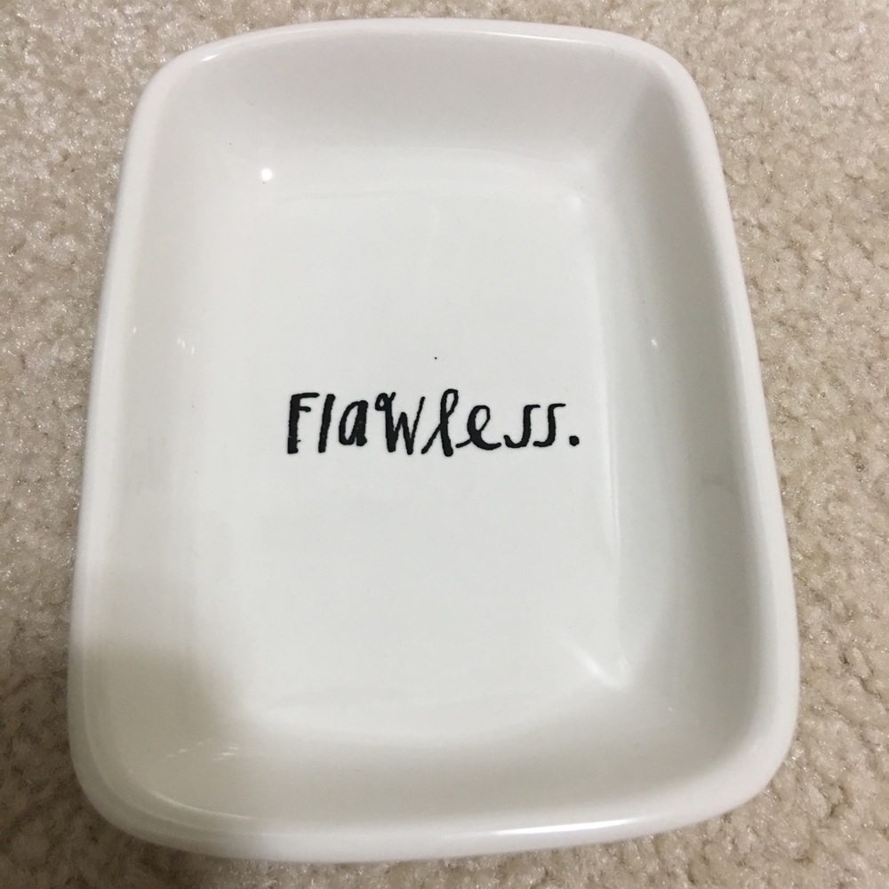 Rae Dunn “Flawless” Dish